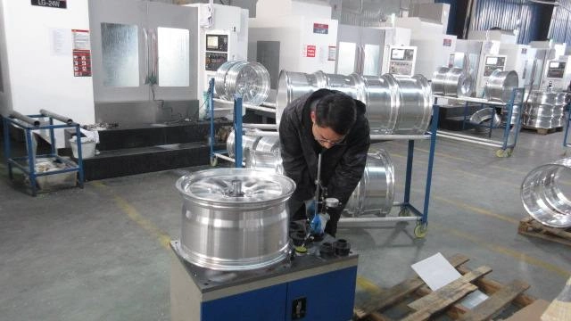 finished forged wheel inspection before distributor shipment