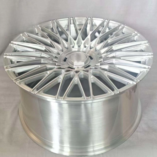 BMW X5 M G05 silver forged wheel showing 30-point mesh