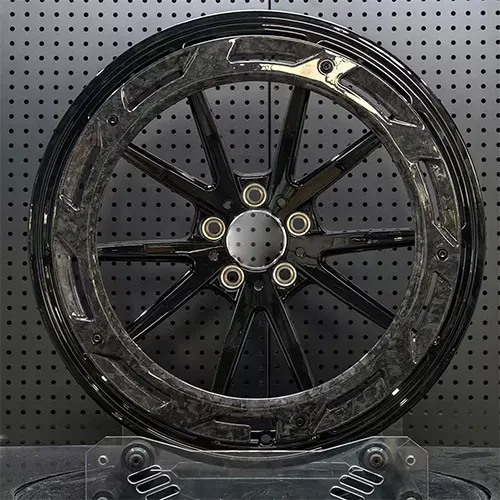 Finished Mercedes-AMG GLS 63 wheel with black spokes and forged carbon fiber face plate