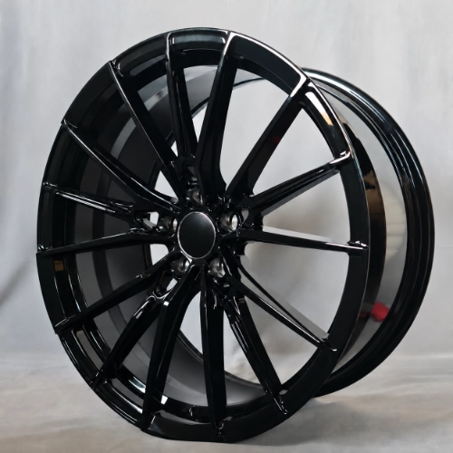 Three-quarter view of BMW G20 forged wheel with reflective black multi-spoke design